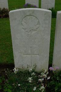 Etaples Military Cemetery - Broughton, William